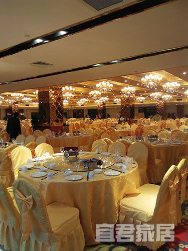 宇成朝陽酒店臺(tái)布椅套實(shí)拍3