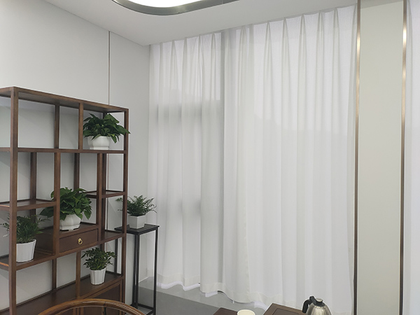 窗簾定制,窗簾加工業(yè)務(wù),紗窗定制,紗窗維護(hù)維修業(yè)務(wù),宜君家居百葉簾,宜君家居電動(dòng)窗簾,宜君家居臺(tái)布、椅套,湖南宜君家居有限公司